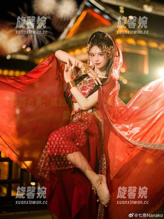 贰加六 美图合集:贰加六的内衣,服不服?或者披风更显眼