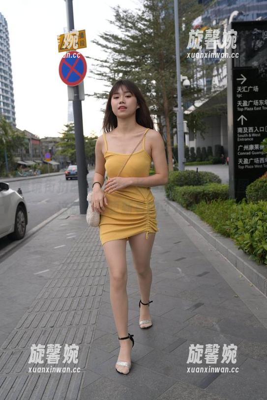 魔镜街拍 魔镜街拍最新力作:长腿皮裙美女,原图这就来,更新看的可开心!
