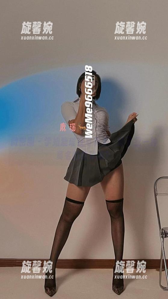 鹿瑶 微密圈 - 学姐鹿瑶在写真里,给了我一种莫名的隐秘感?