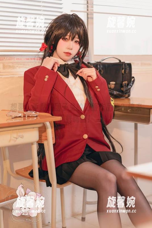 黏黏团子兔 想要入手黏黏团子兔的制服作品集?快来下载嗨翻!