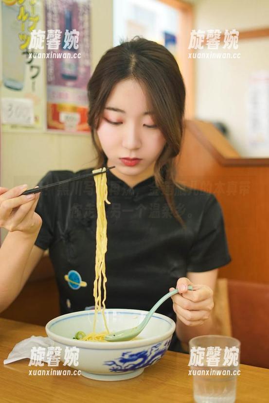 黑川 更新!黑川写真再燃,金莲瓶儿的本真带你走入另一个温柔乡。